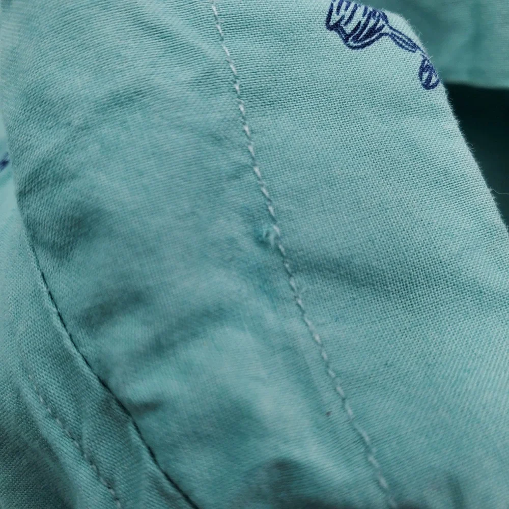 J.Crew Mens Large Short Sleeve Button Down Shirt Teal Cocktail Drink‎ Print flaw